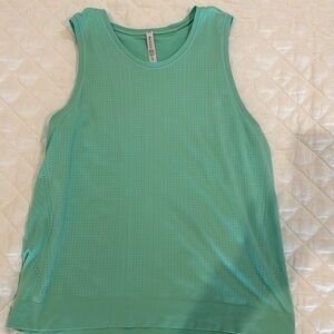 Althleta Women’s Size Large Green Tank